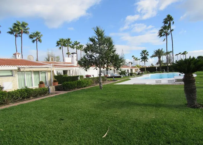 Villa In Duna Golf